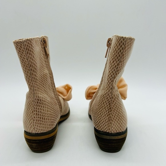 JOYFOLIE TODDLER BLUSH COLORED WREN BOOTIES WITH SIDE ZIPPER SIZE 5 - Picture 3 of 13